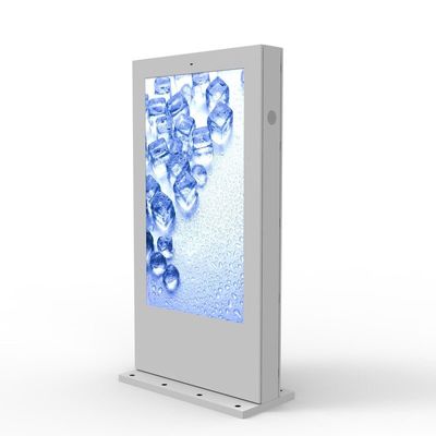 Tampilan Iklan LCD 4K Outdoor Digital Totem Floor Stand Tahan Air